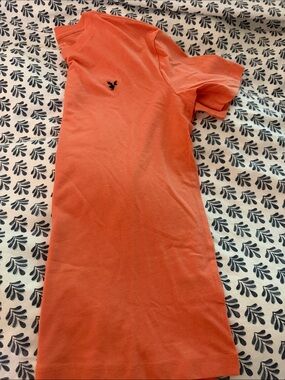 NWOT American Eagle Coral Crewneck Tee with Navy Blue Logo, Super soft, Small